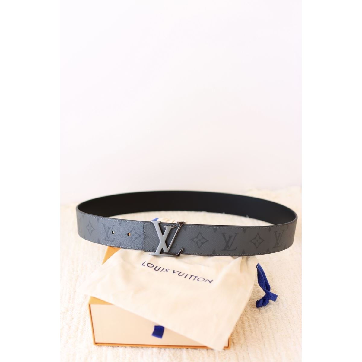 l0vis Vvtt0n belts